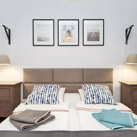 Apartament Nadmorski Dwor Гданськ Екстер'єр фото